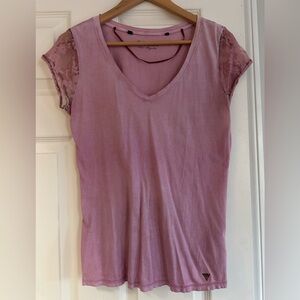 Guess Pink T size M